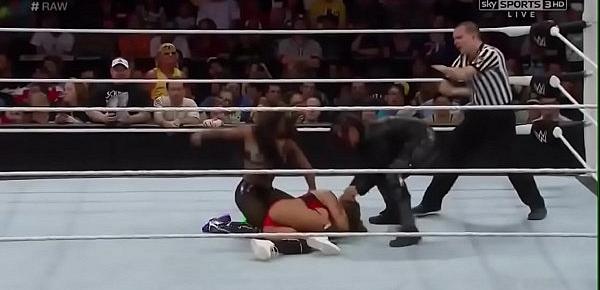  Nikki Bella vs Naomi. Raw 5 18 15.